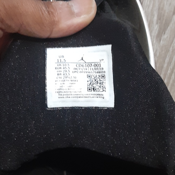 Men Jordan's - Picture 2 of 16